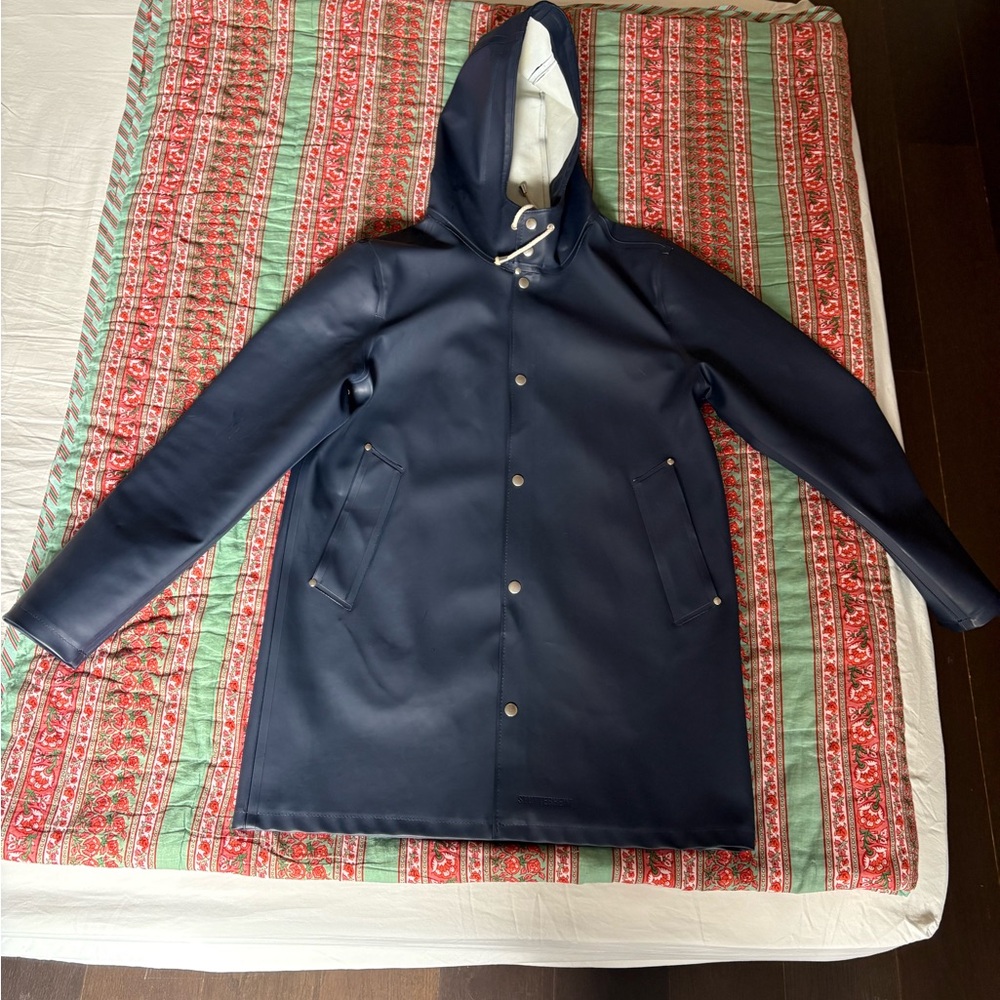 Stutterheim Dark Blue Hooded Raincoat Medium